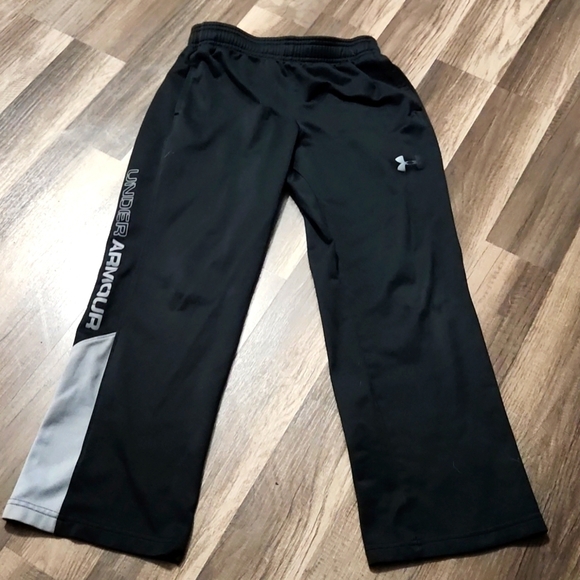 Under Armour Black & Gray Track Pants Size Youth Small Under Armor Logo - Picture 1 of 5